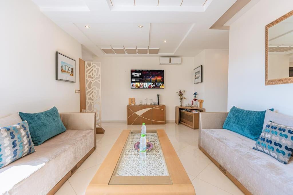 Central 2-Bedrooms Near Beach & Dining Tânger Exterior foto